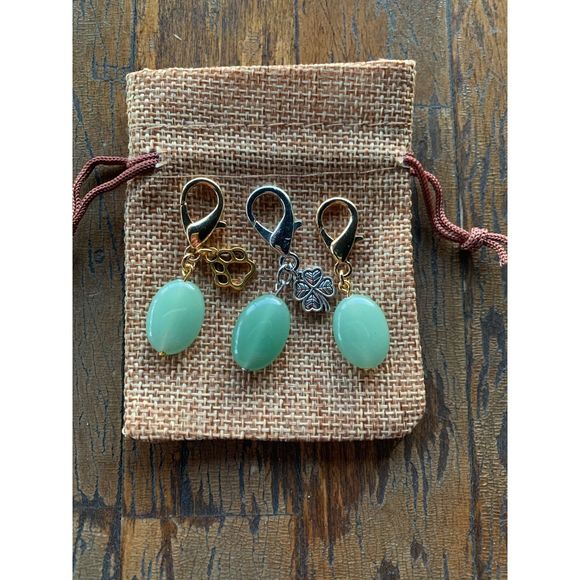 2/20$ Green Aventurine Pet Charm Crystal Pet Charm Dog Collar Charm - Picture 3 of 3